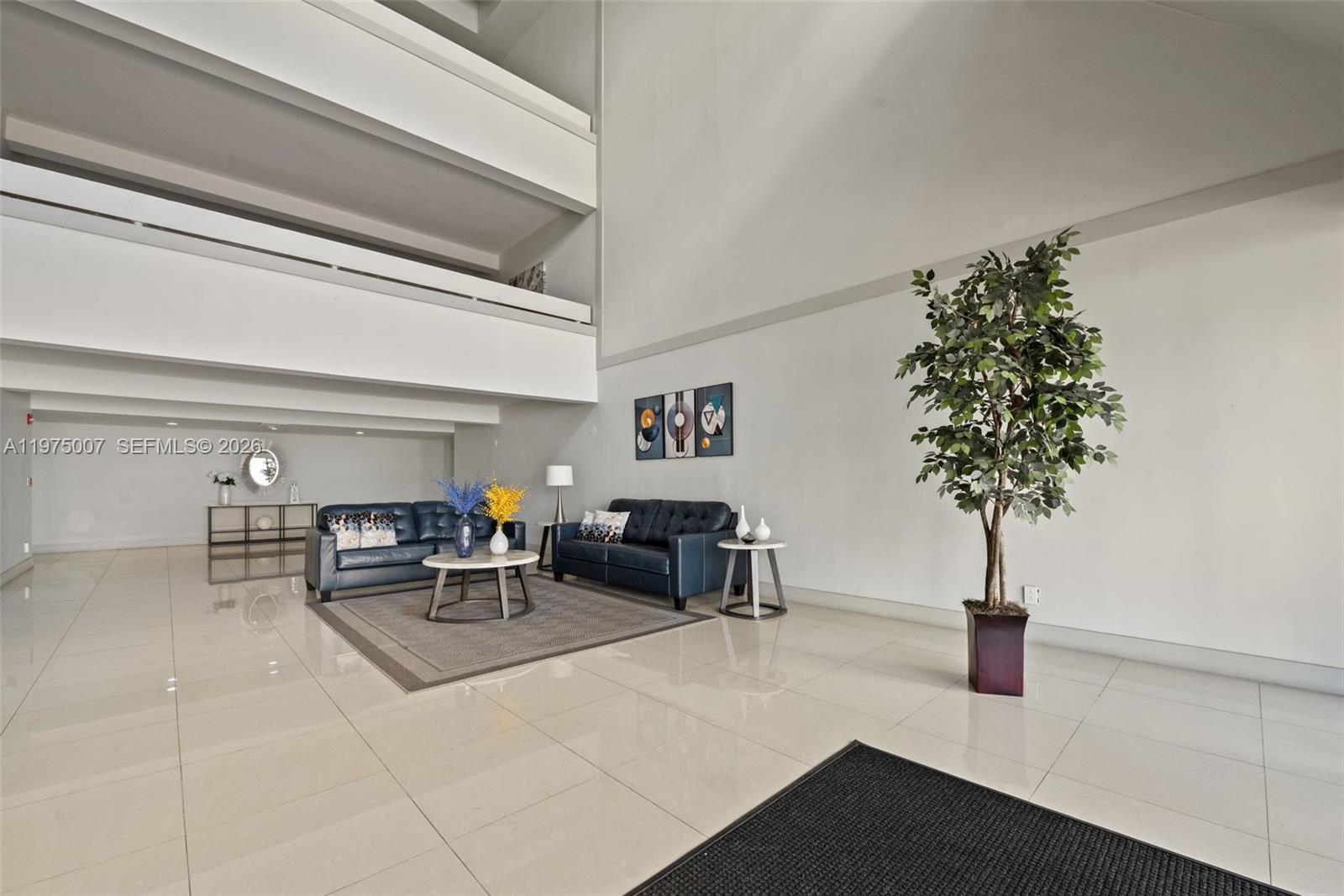 303 Racquet Club Rd # 204