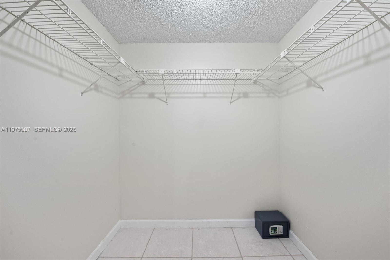 303 Racquet Club Rd # 204