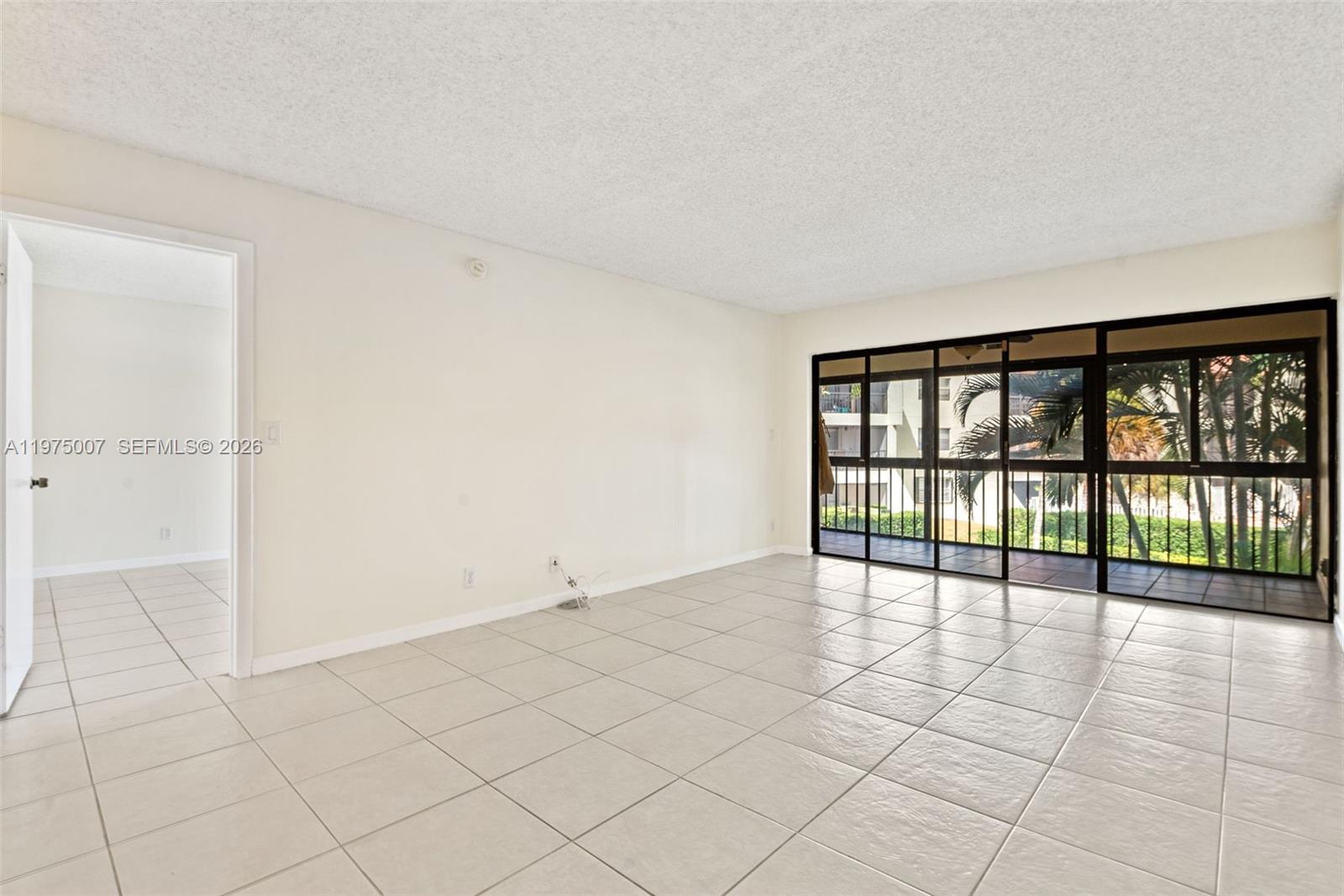 303 Racquet Club Rd # 204