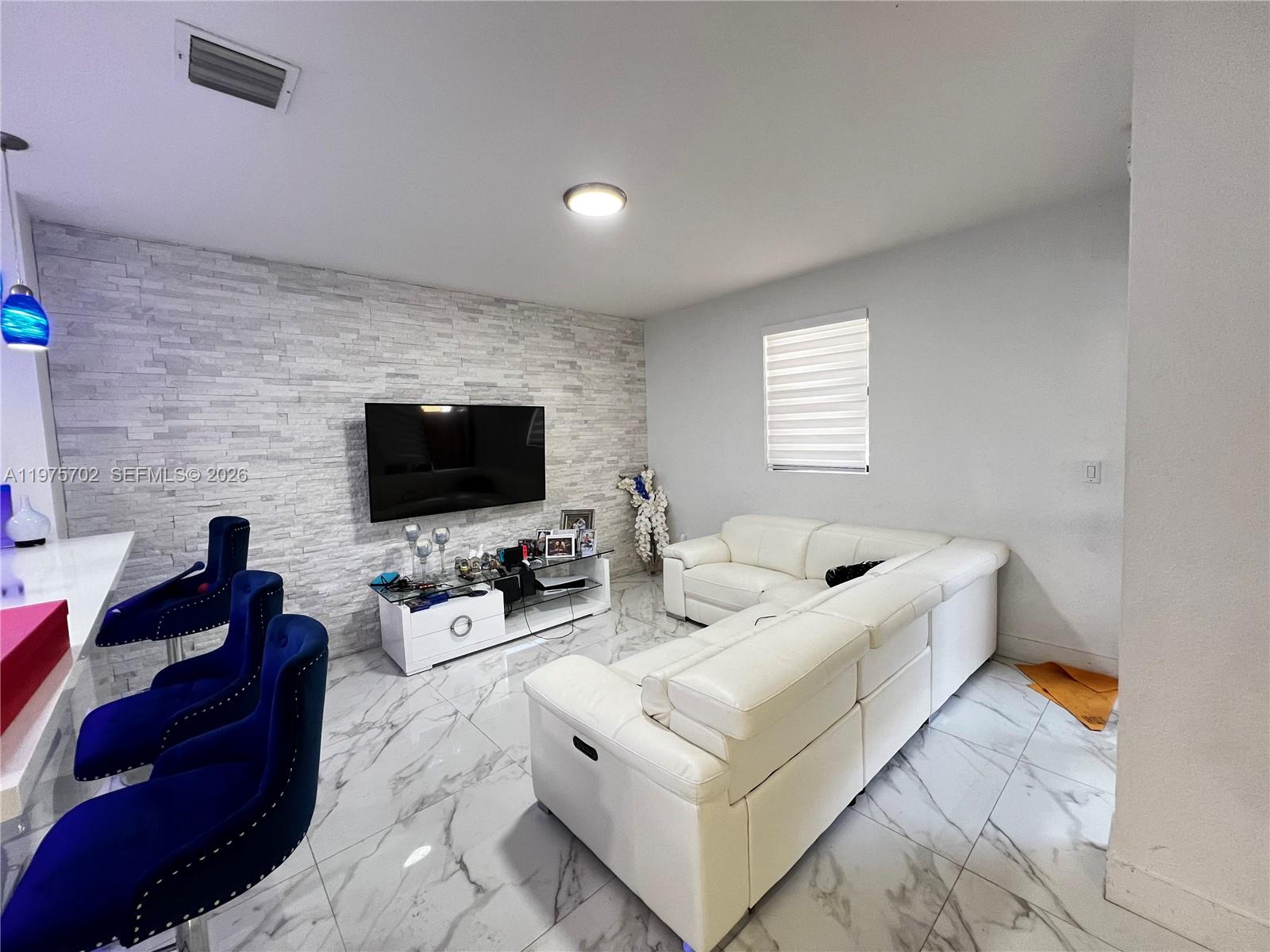 748 NE 34th Ave # 748