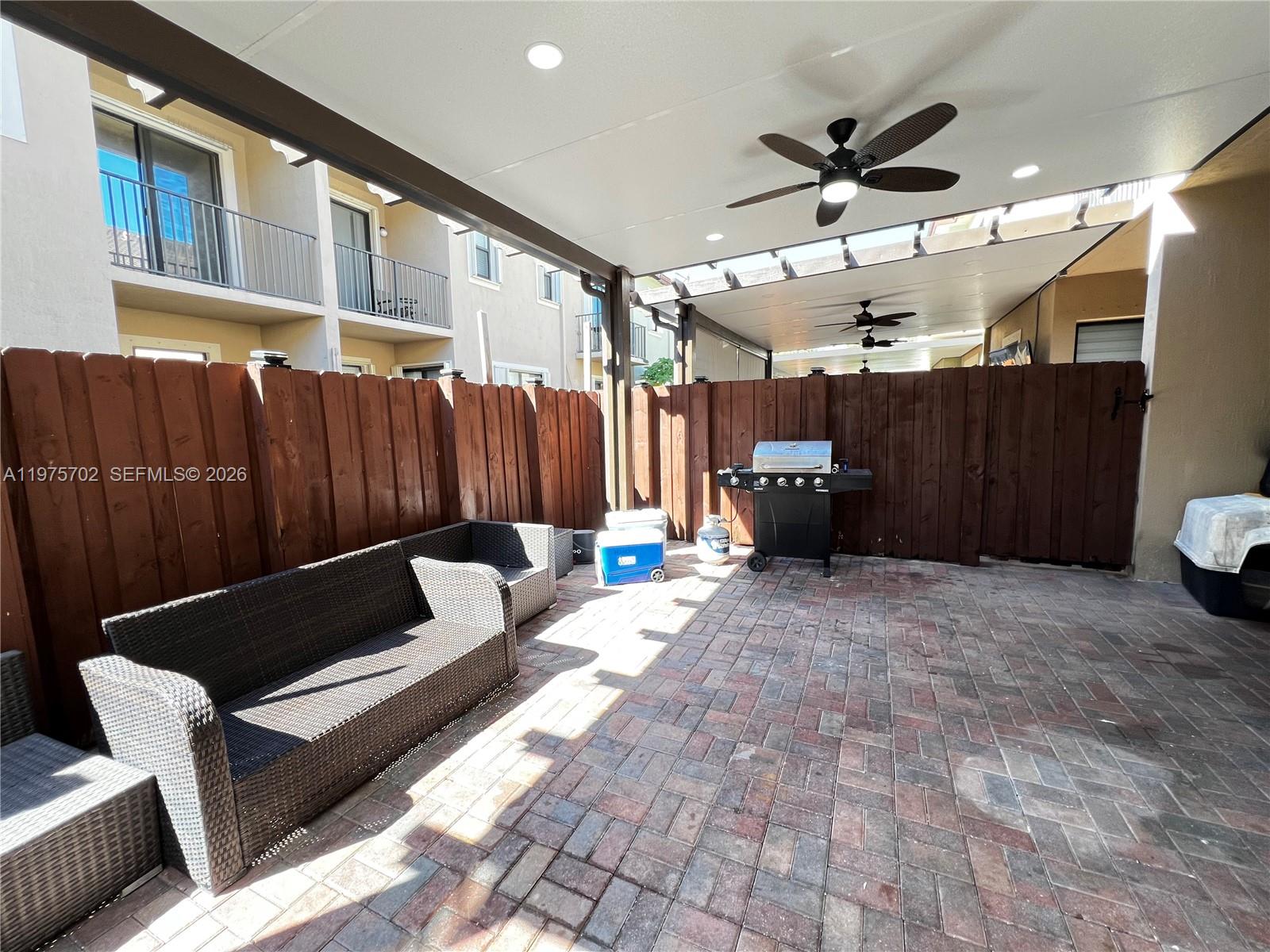 748 NE 34th Ave # 748