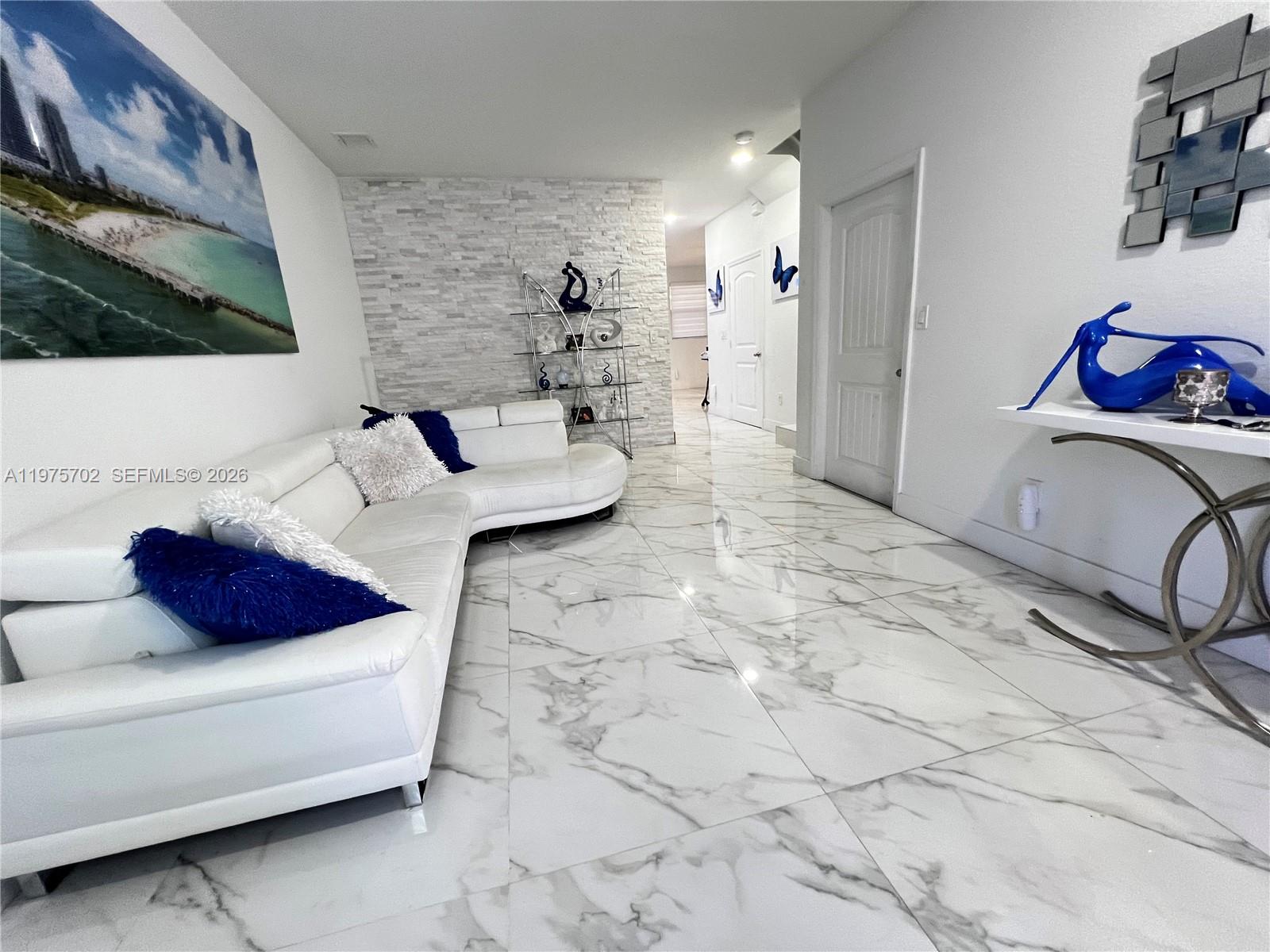 748 NE 34th Ave # 748