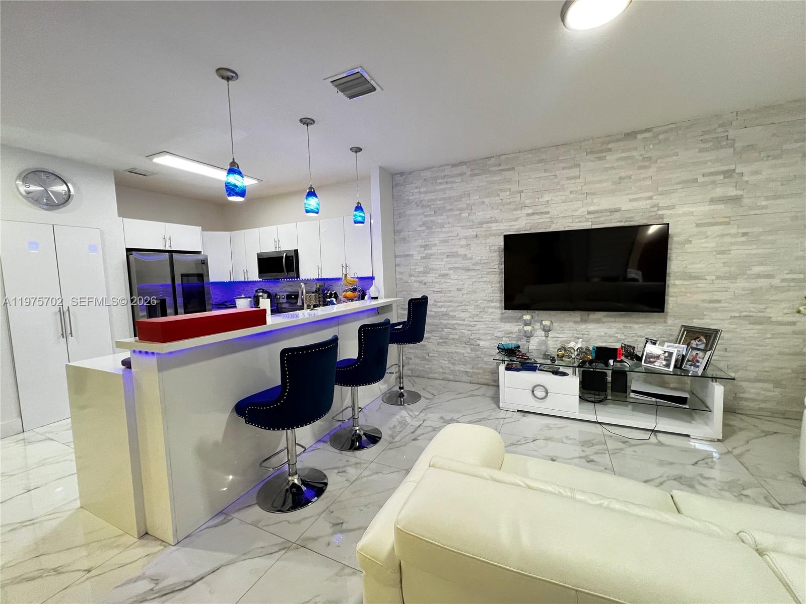 748 NE 34th Ave # 748