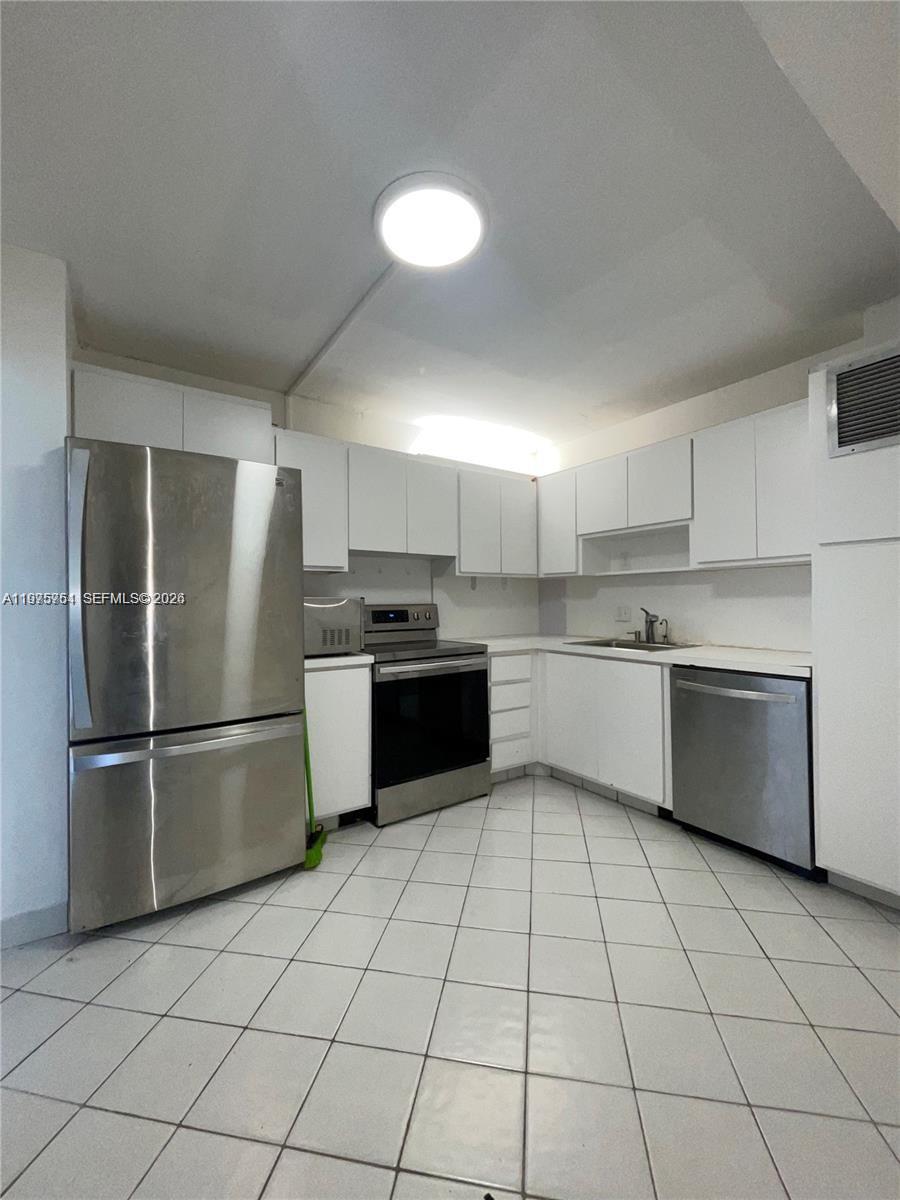 2801 NE 183rd St # 1914W