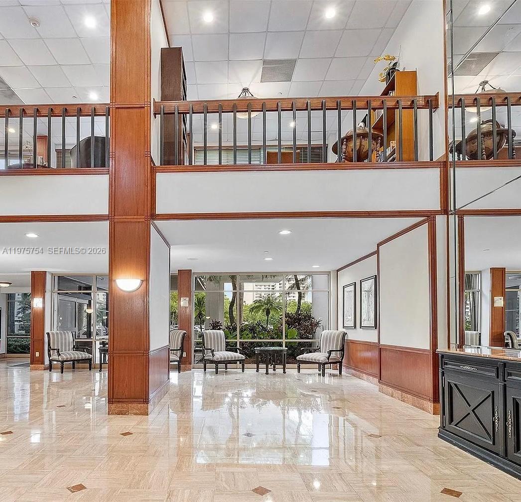 2801 NE 183rd St # 1914W