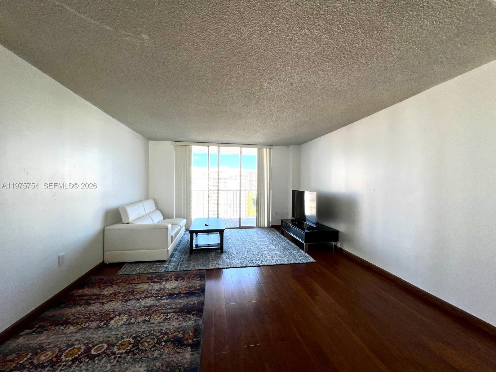 2801 NE 183rd St # 1914W