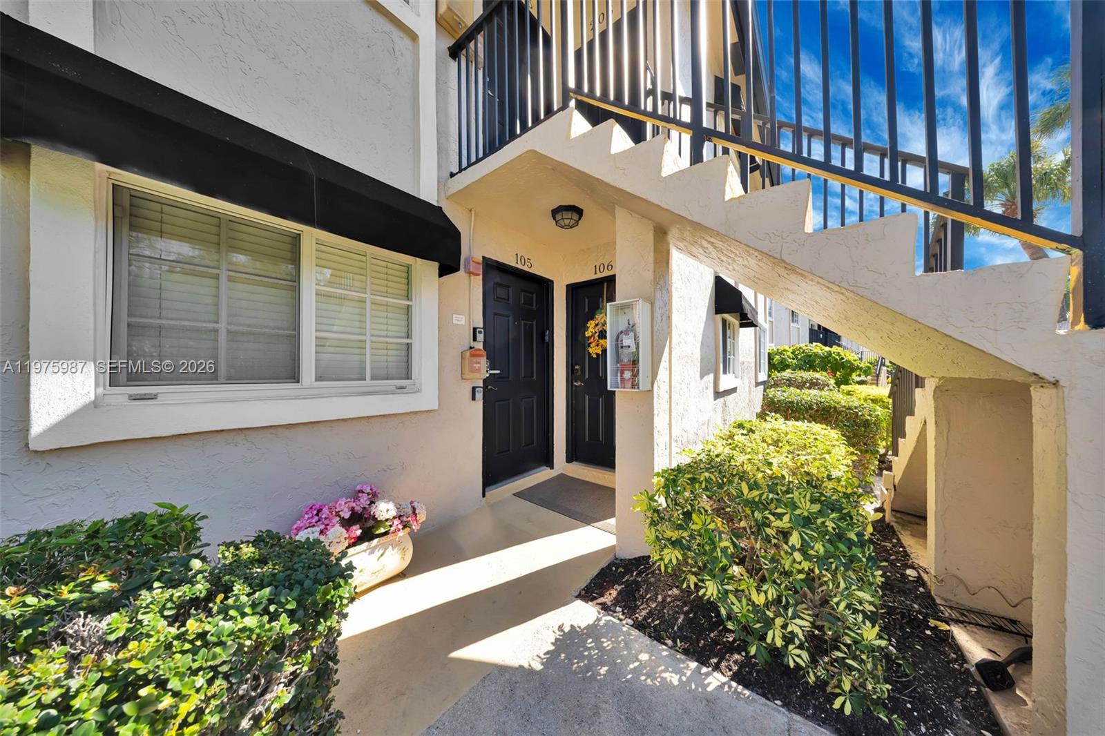 4040 Crystal Lake Dr # 105