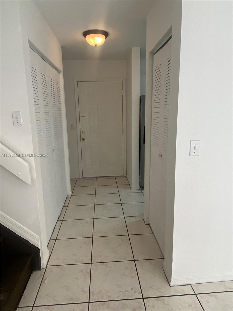 6245 Kendale Lakes Cir # 209