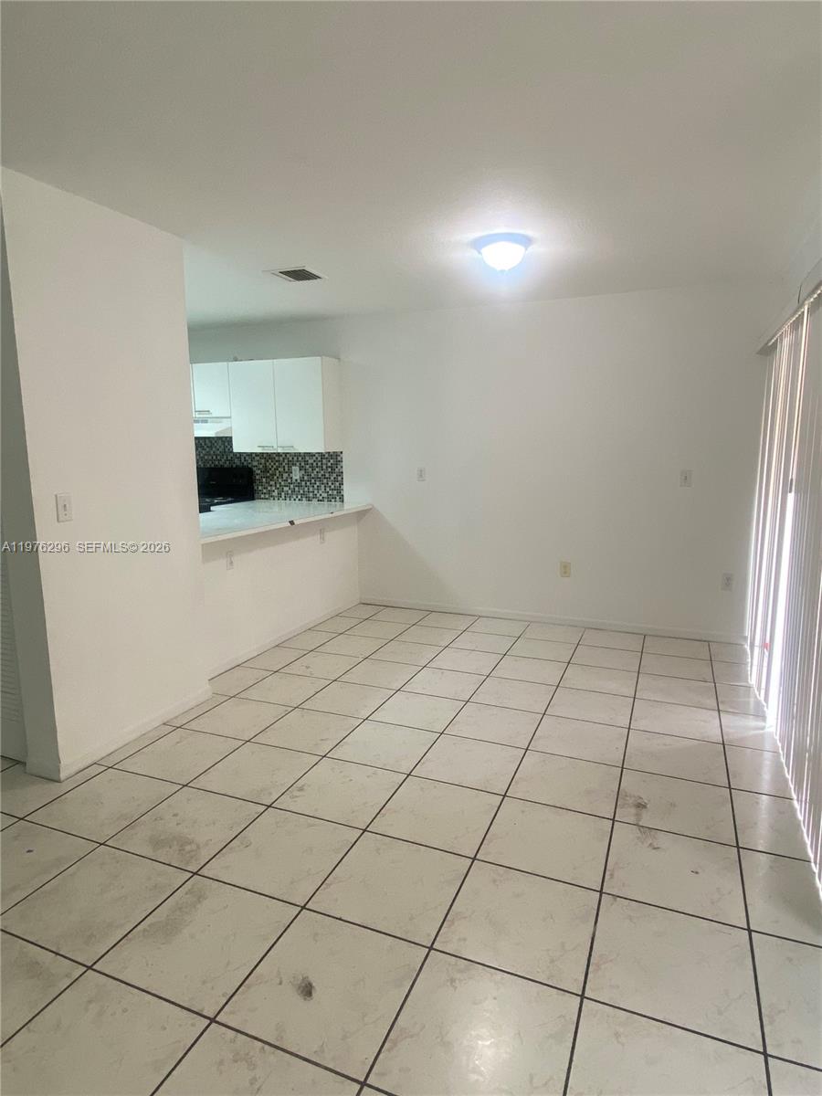 6245 Kendale Lakes Cir # 209