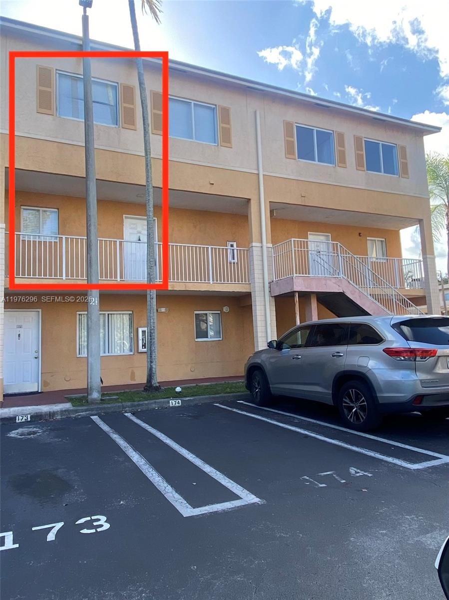 6245 Kendale Lakes Cir # 209