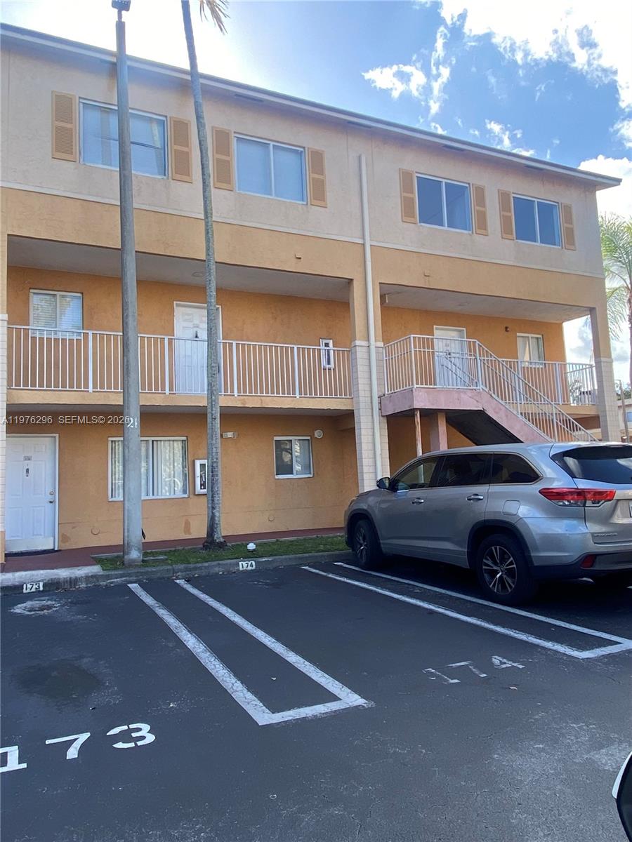 6245 Kendale Lakes Cir # 209