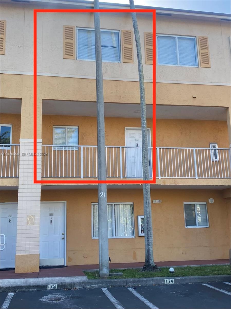 6245 Kendale Lakes Cir # 209