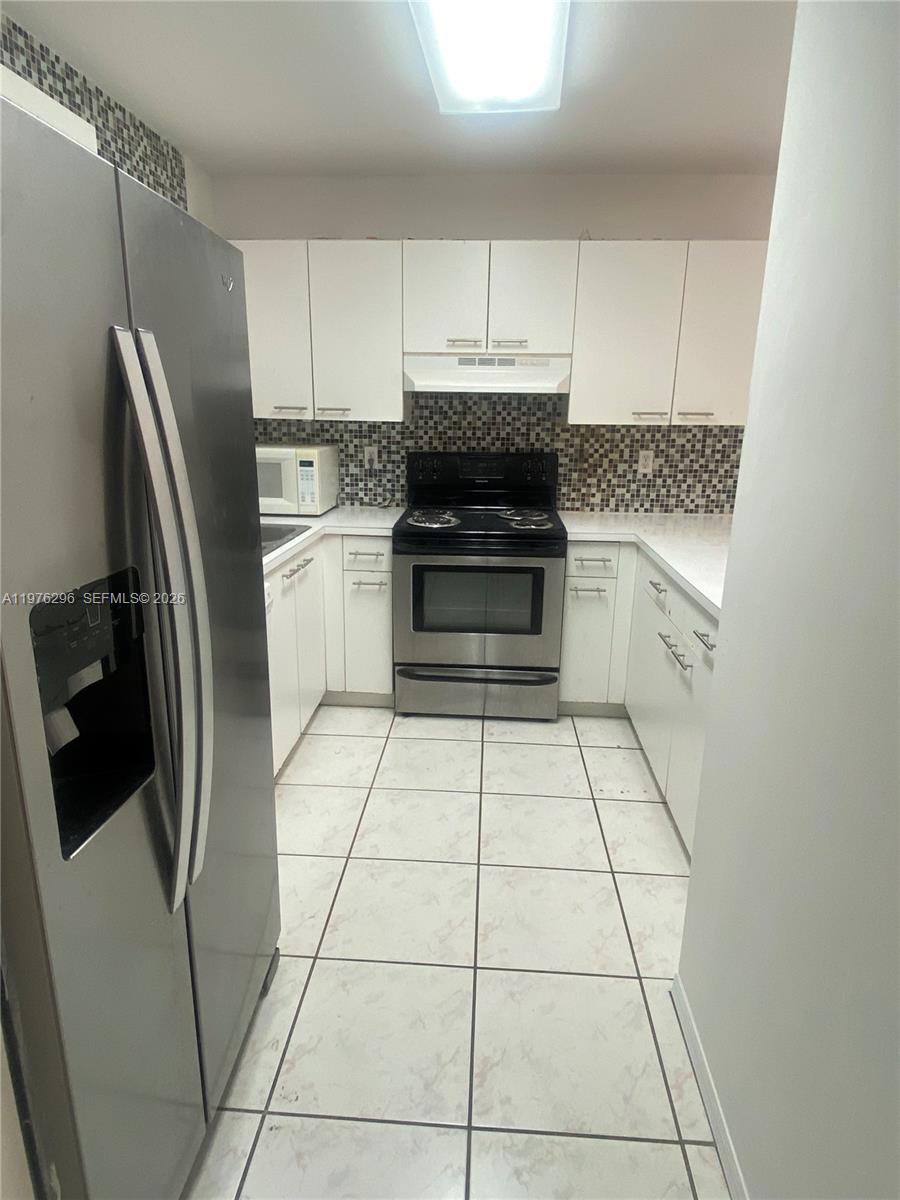 6245 Kendale Lakes Cir # 209