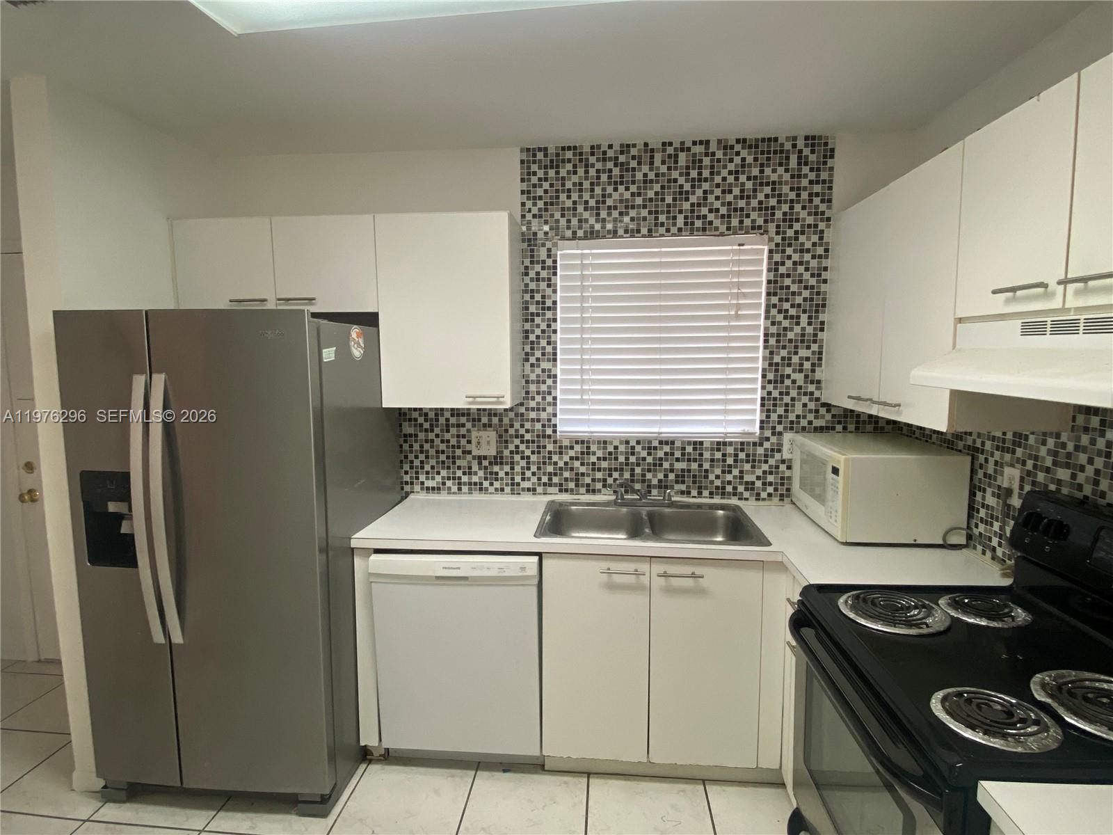 6245 Kendale Lakes Cir # 209