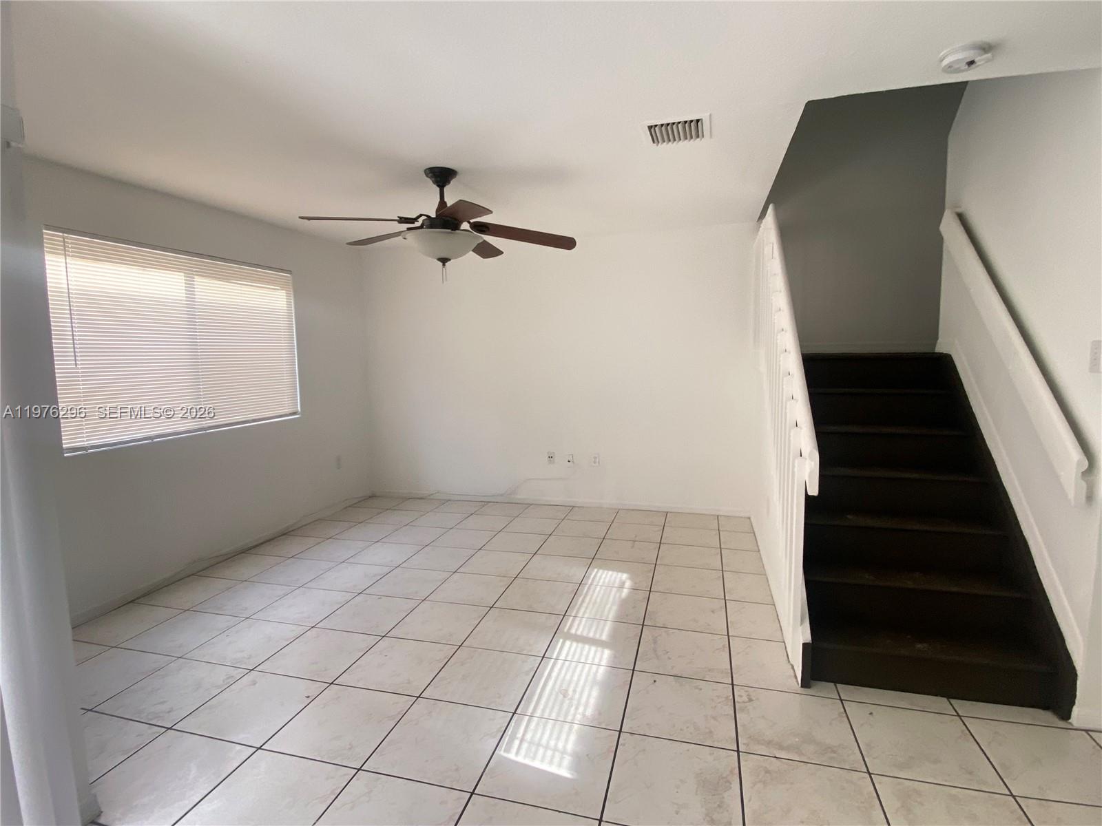 6245 Kendale Lakes Cir # 209