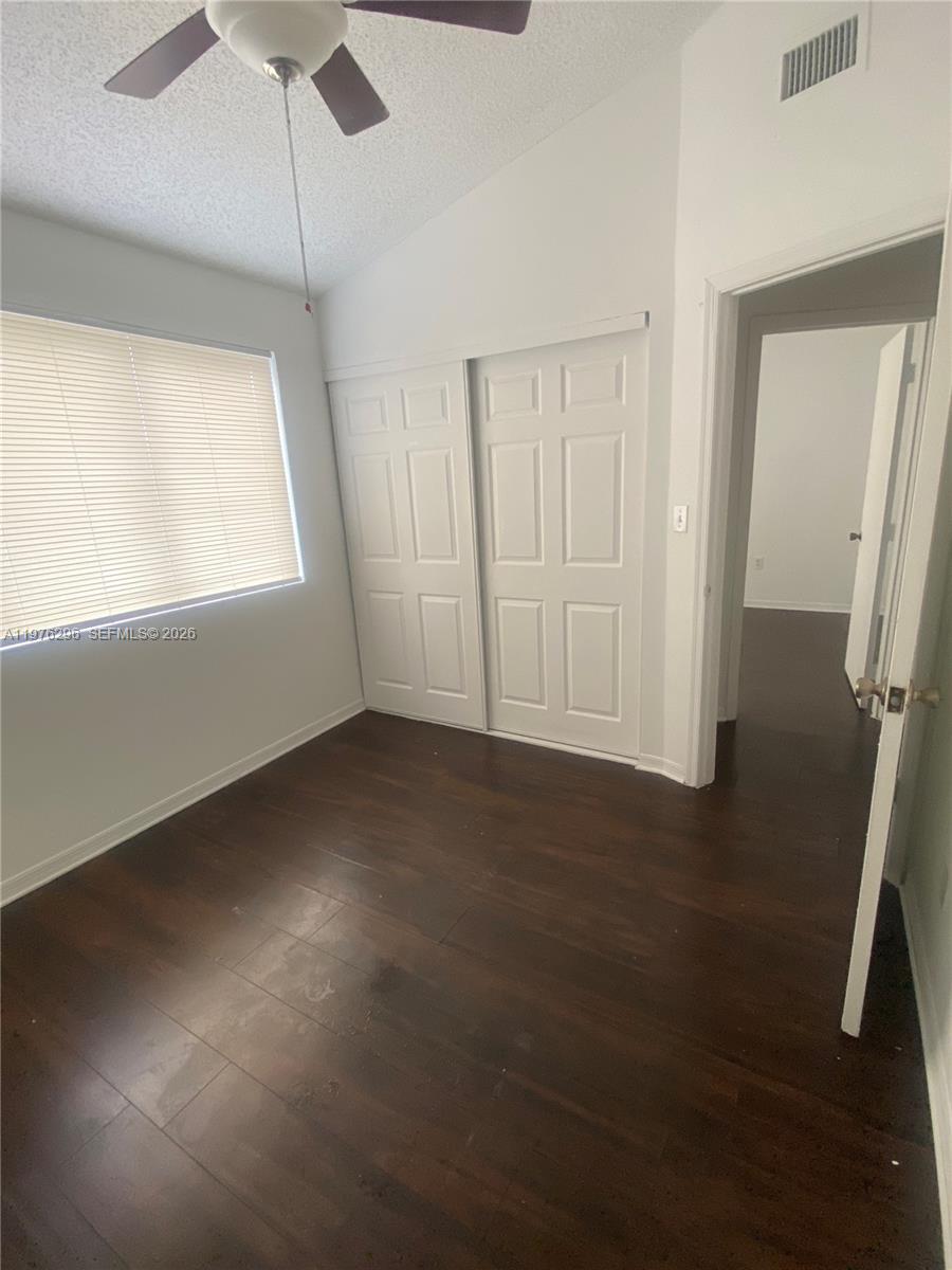 6245 Kendale Lakes Cir # 209