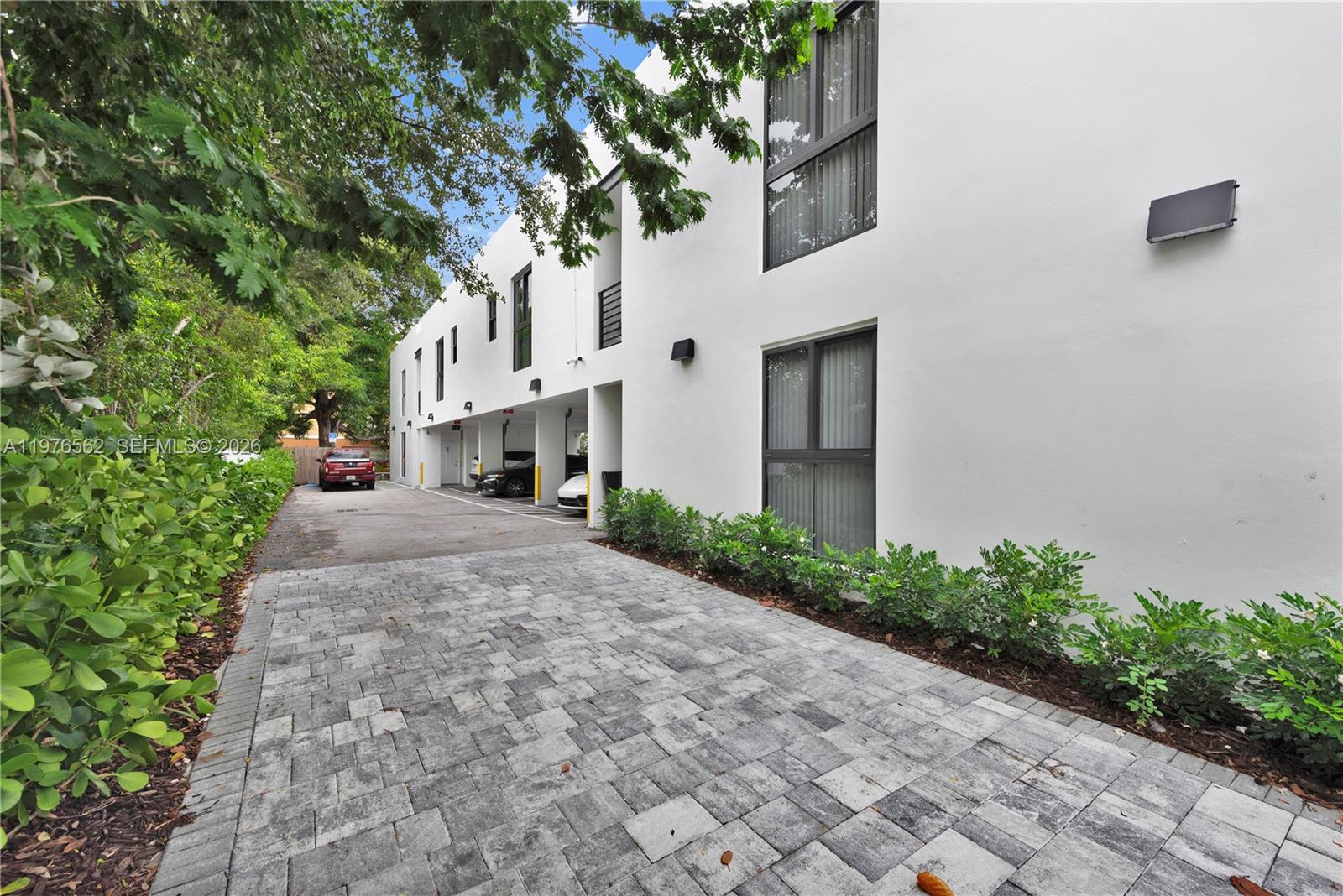 1119 SW 6th St # 102