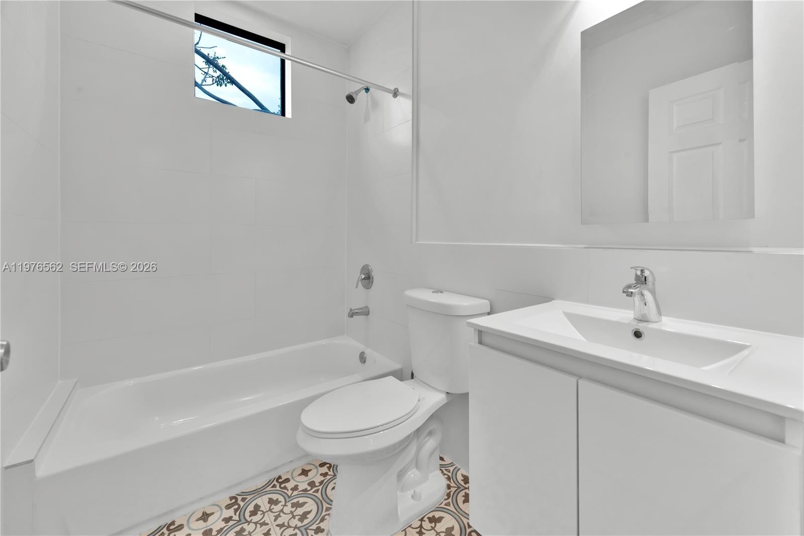 1119 SW 6th St # 102