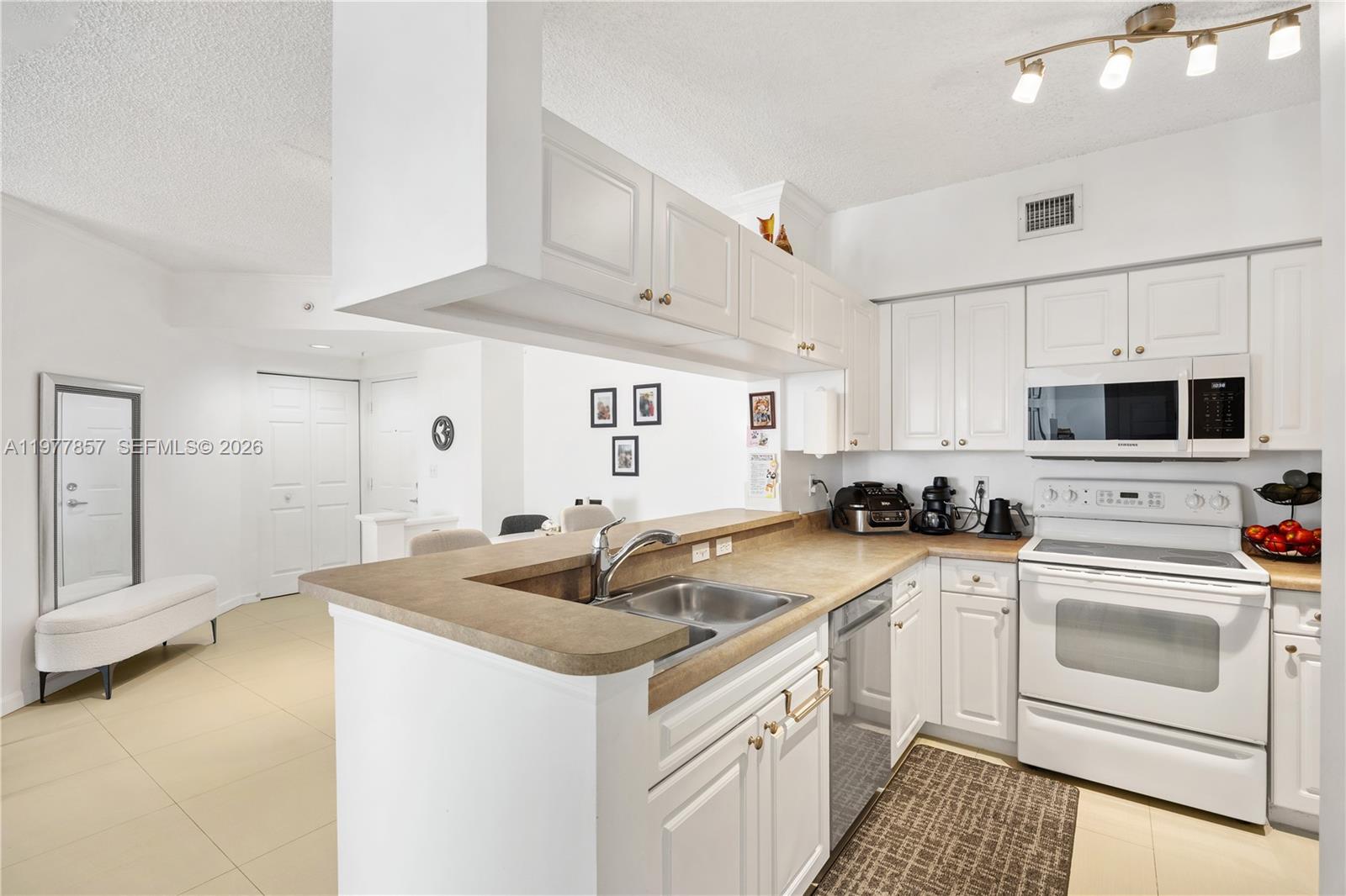 17100 N Bay Rd # 1810