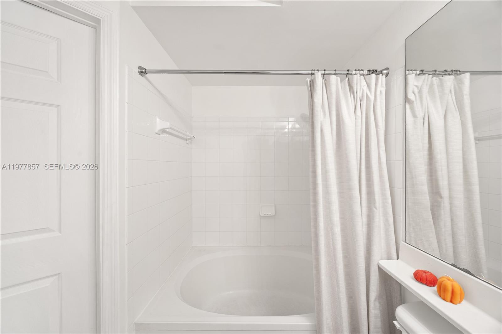 17100 N Bay Rd # 1810