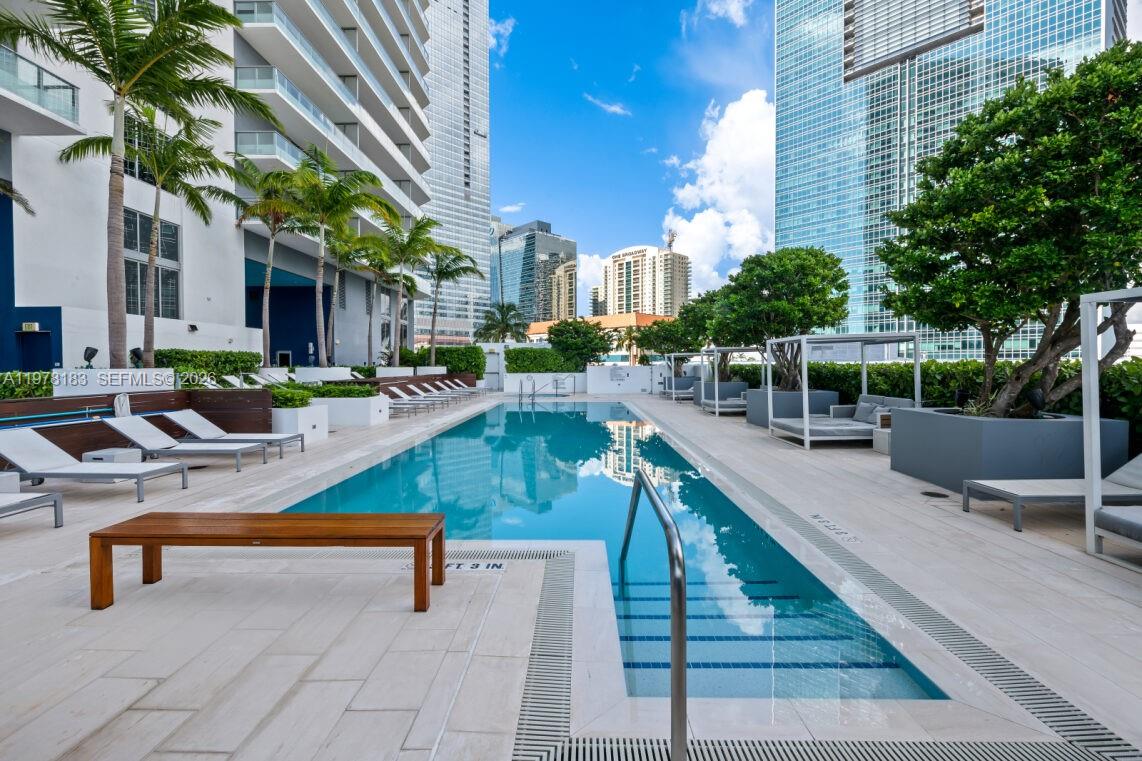 1300 Brickell Bay Dr # 2700