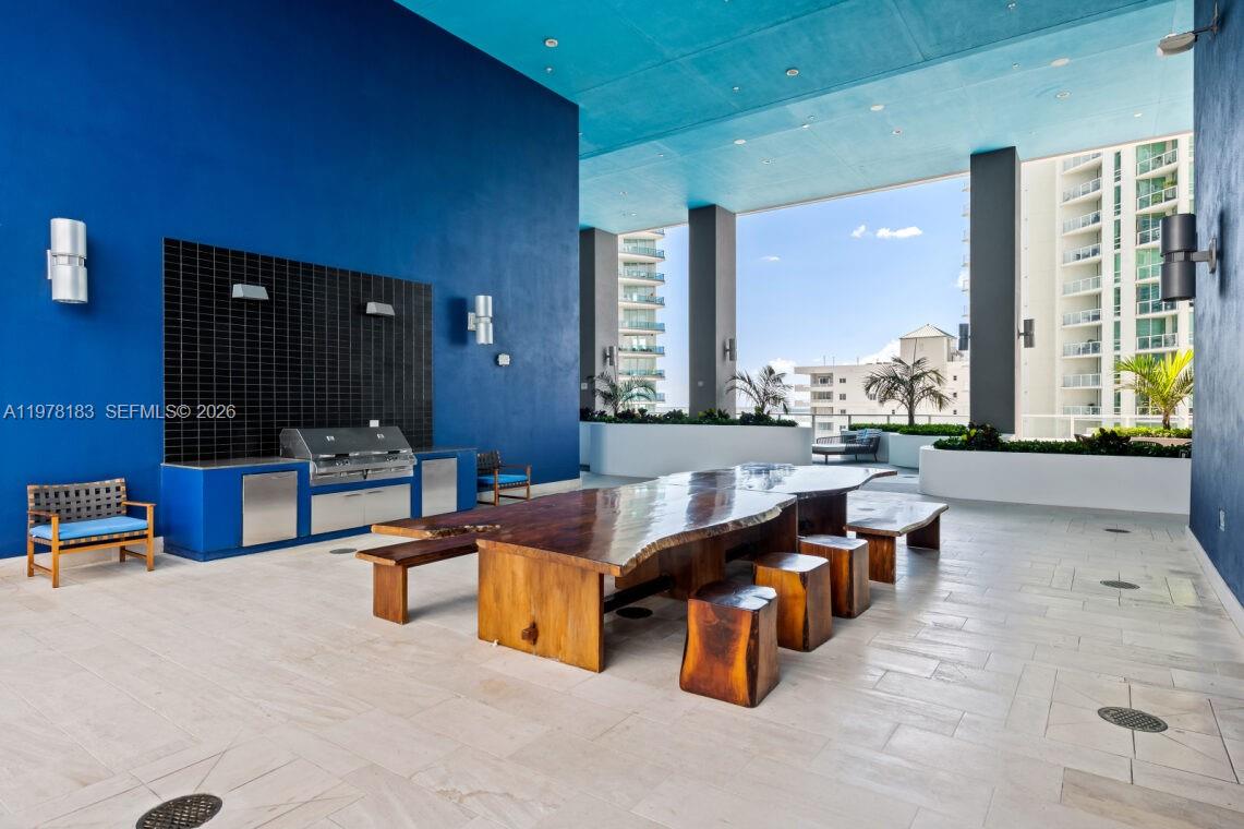 1300 Brickell Bay Dr # 2700