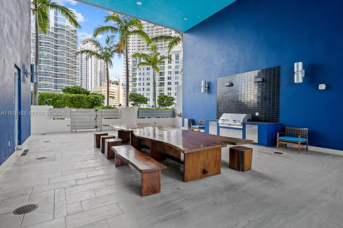 1300 Brickell Bay Dr # 2700