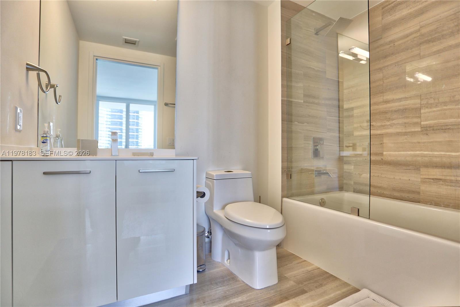 1300 Brickell Bay Dr # 2700