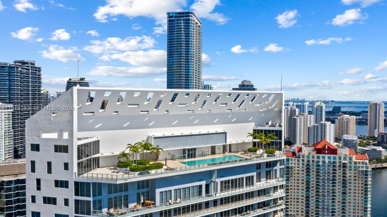 1300 Brickell Bay Dr # 2700