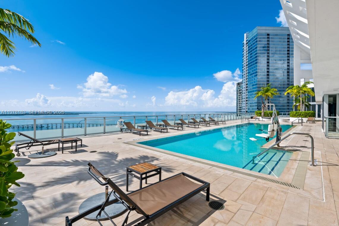 1300 Brickell Bay Dr # 2700