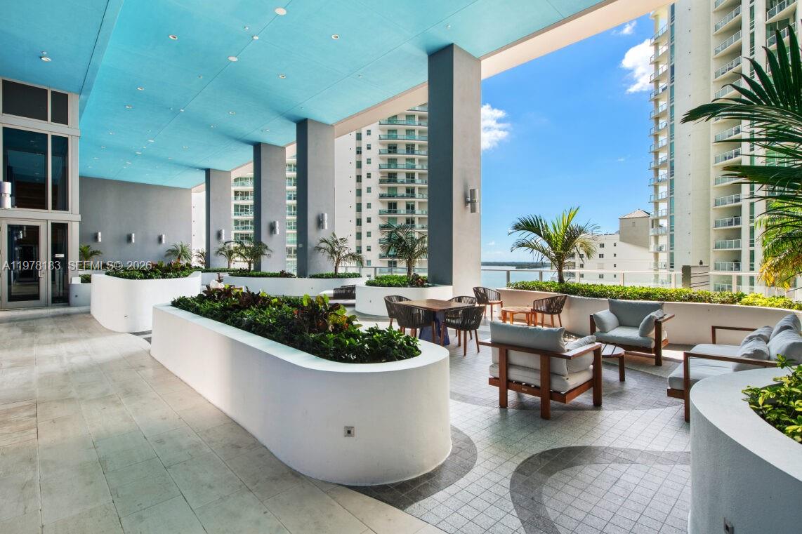 1300 Brickell Bay Dr # 2700