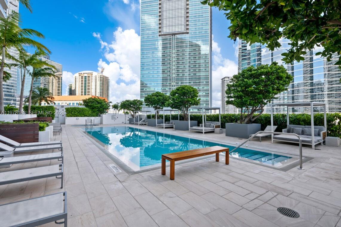 1300 Brickell Bay Dr # 2700