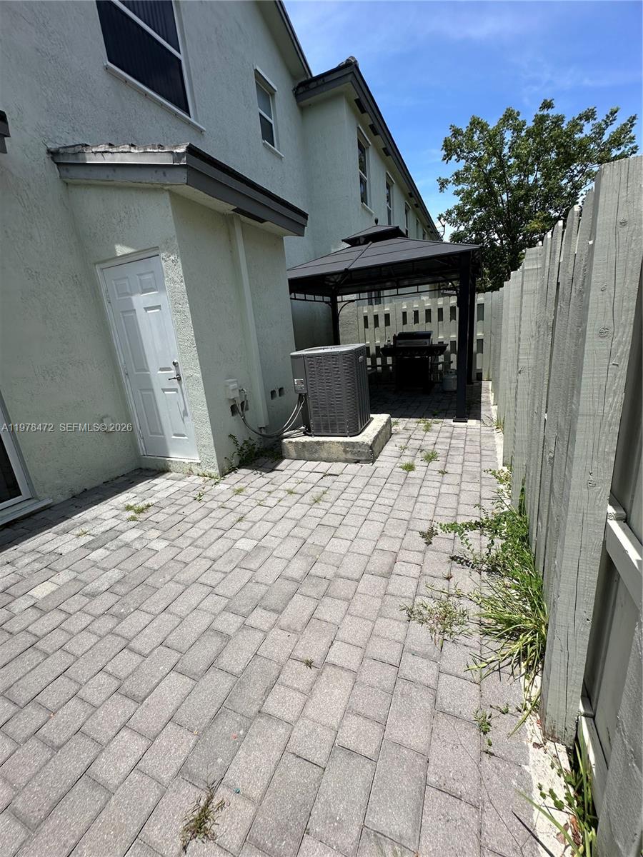 133 SE 28th Ter # 8