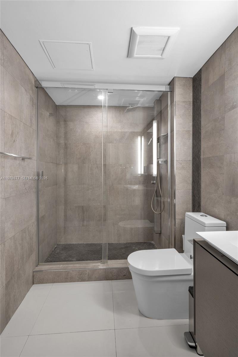 31 SE 5th St # 407