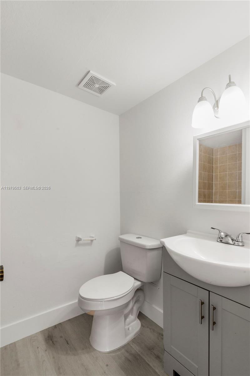4855 NW 7th St # 6 Unit: 206-6
