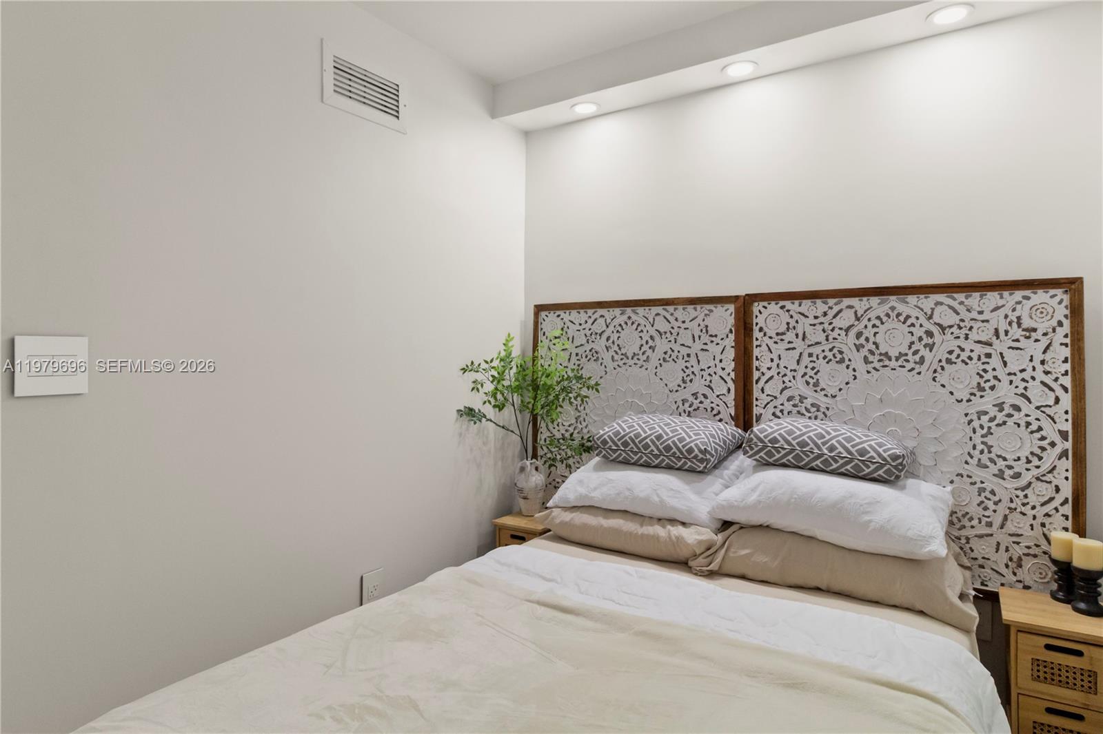 5701 Collins Ave # 1619