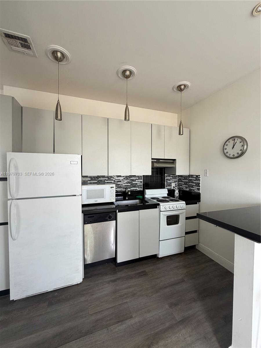 1244 Pennsylvania Ave # 305