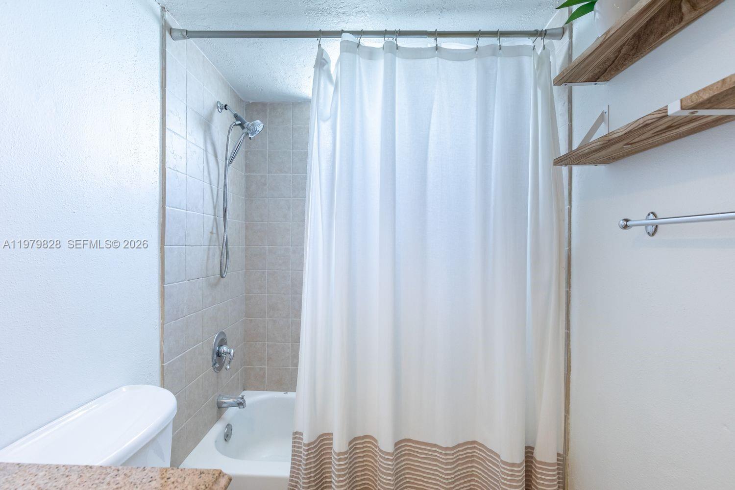 6884 N Kendall Dr # C401