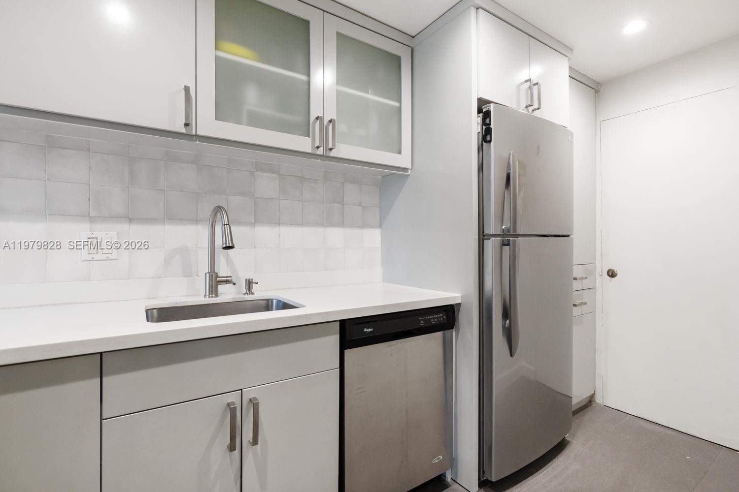 6884 N Kendall Dr # C401