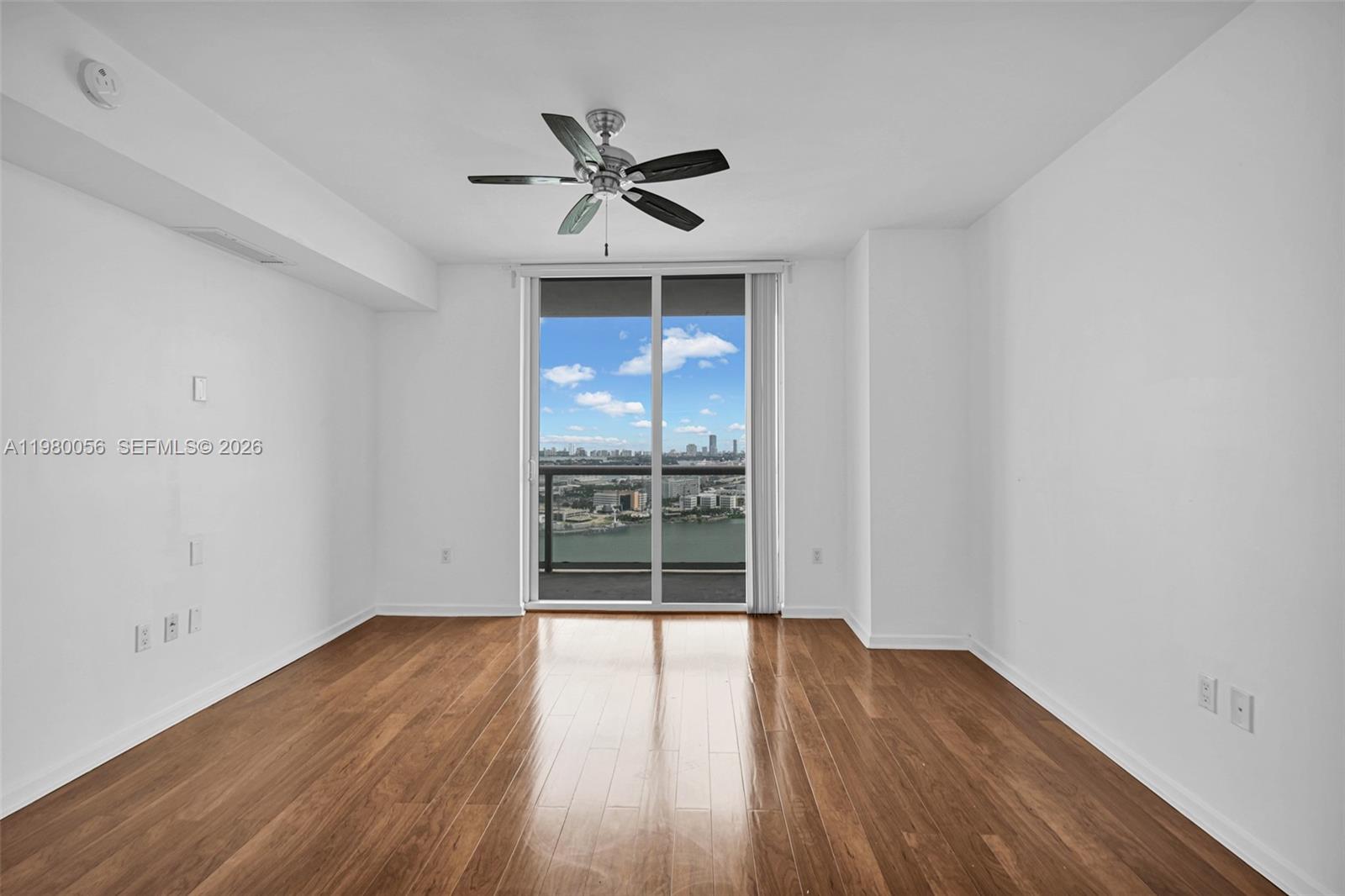 50 Biscayne Blvd # 3802