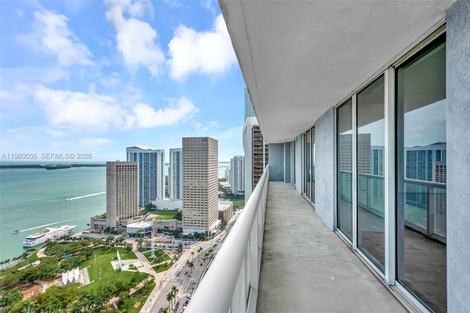 50 Biscayne Blvd # 3802
