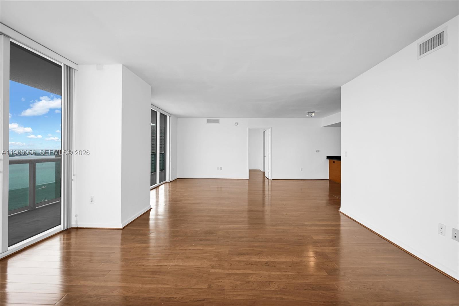 50 Biscayne Blvd # 3802