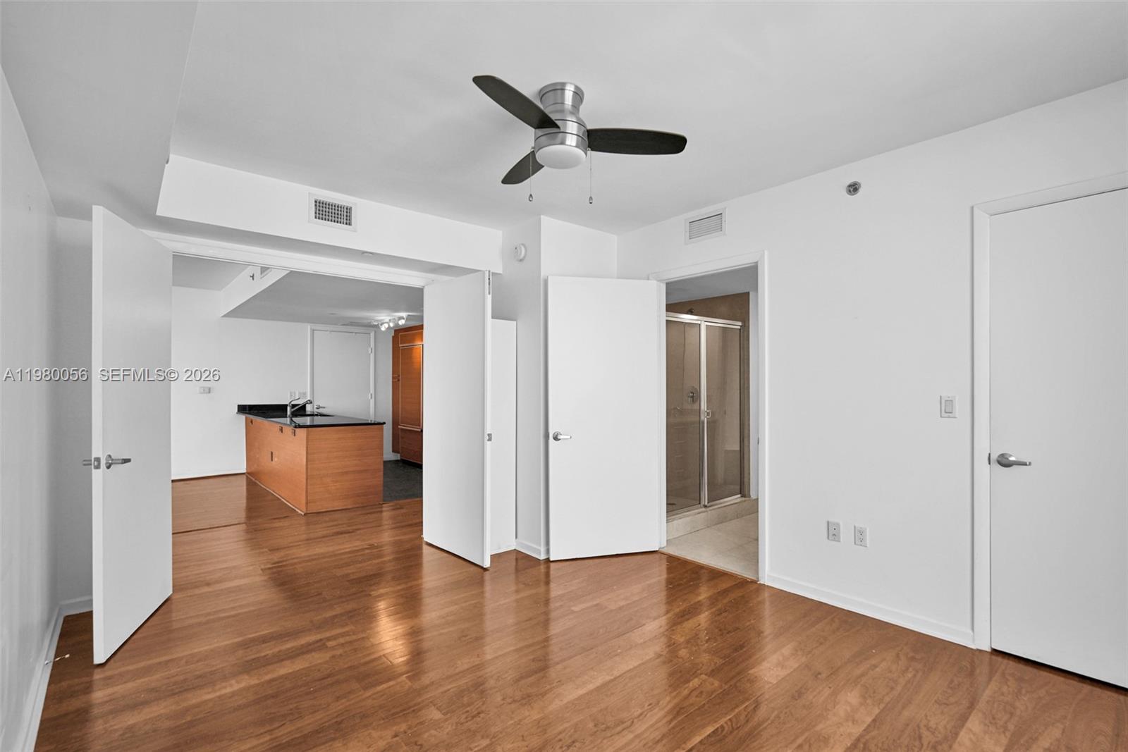 50 Biscayne Blvd # 3802