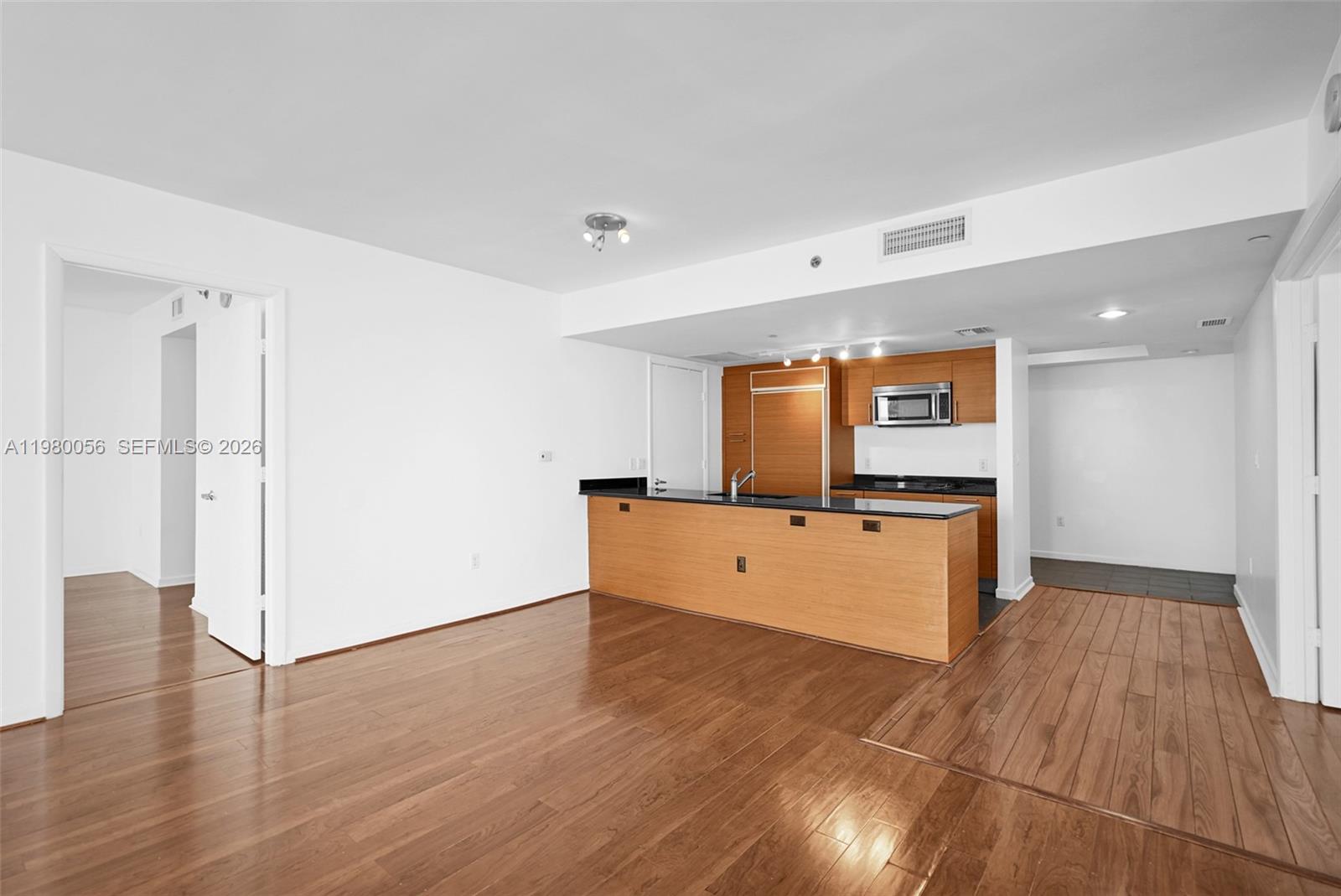 50 Biscayne Blvd # 3802