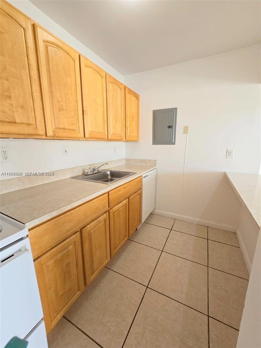505 S Pine Island Rd # 401B