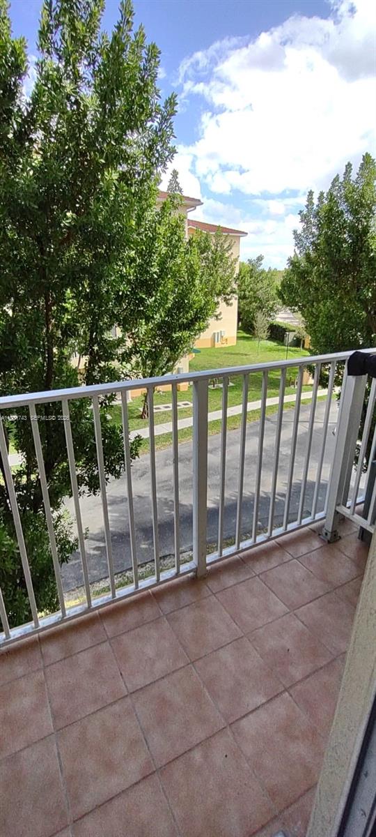 6940 NW 179th St # 7 Unit: 303-7