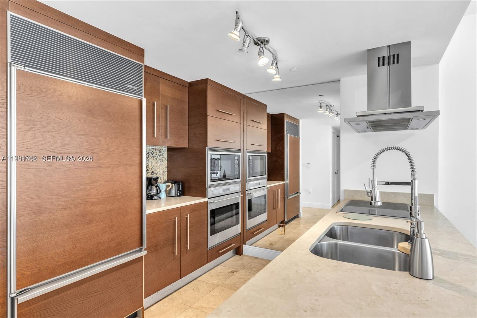 485 Brickell Ave # 2503