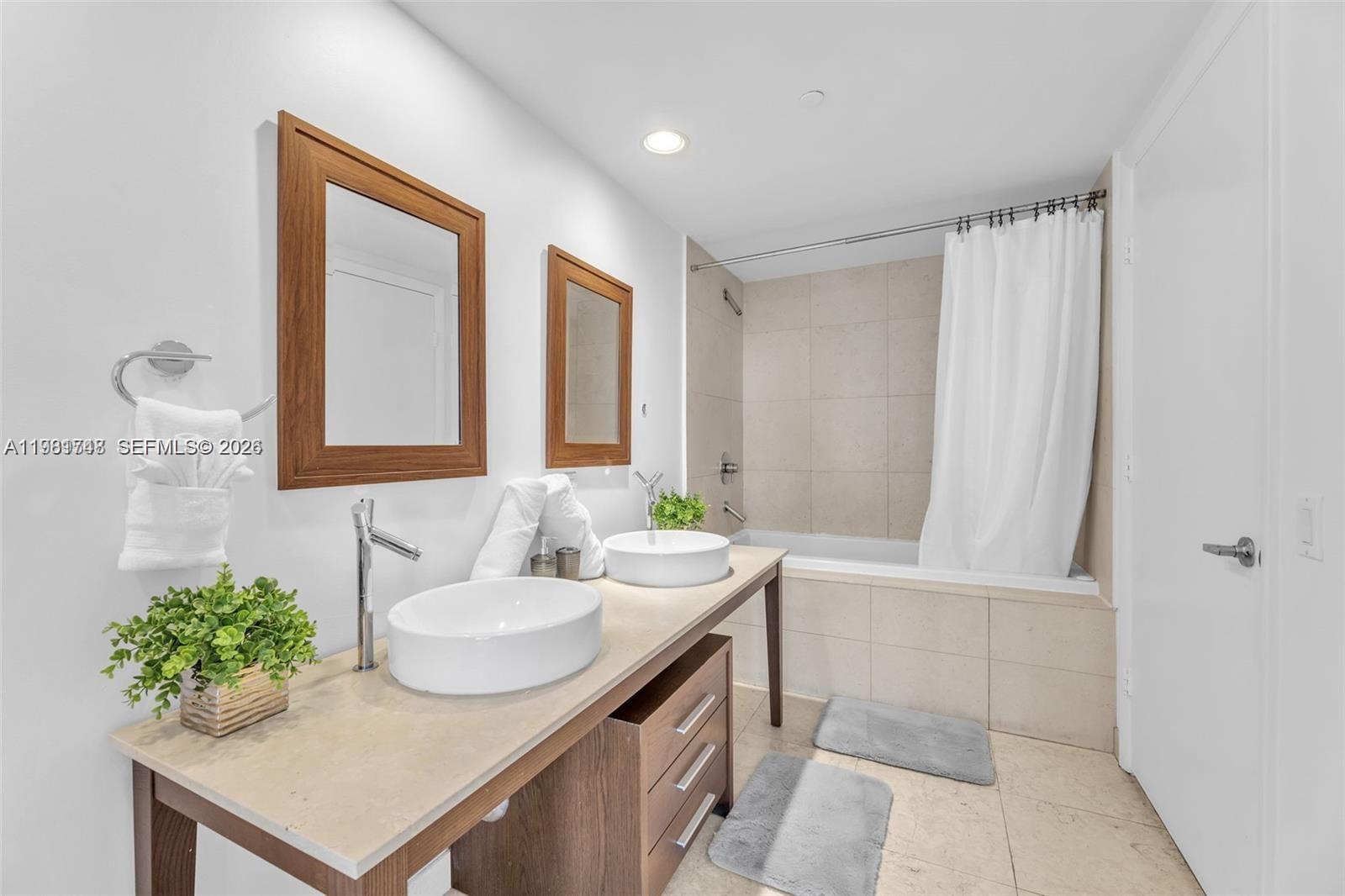 485 Brickell Ave # 2503