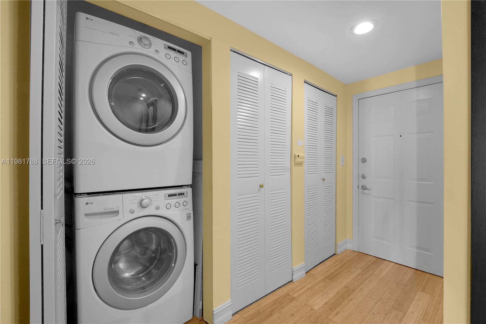 275 NE 18th St # 808