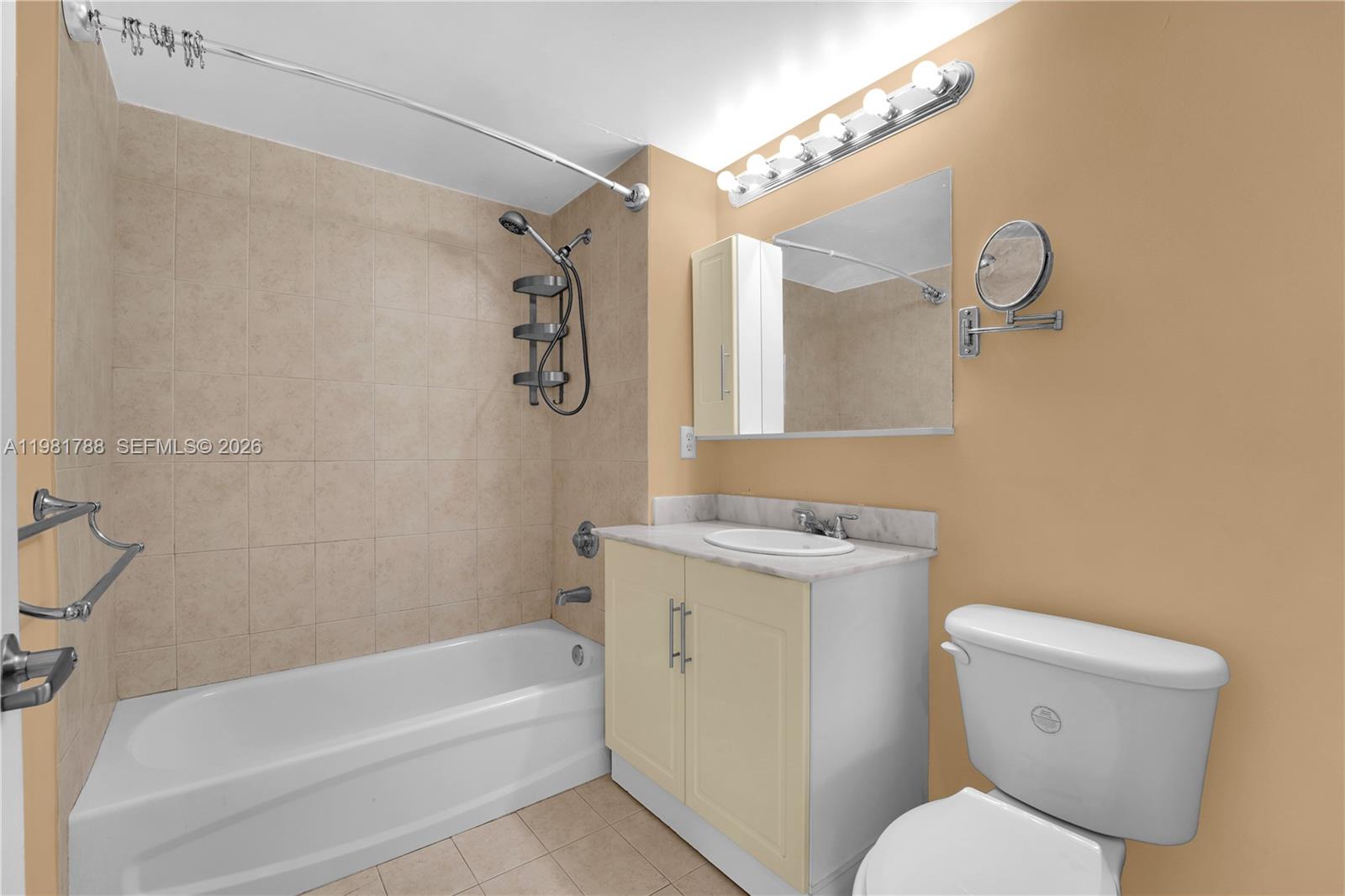 275 NE 18th St # 808